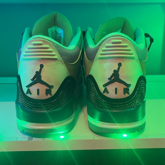 Nike Jordan 3 Retro SE​ “Archaeo Brown/Smoke Grey/Fossil Tone” - Picture 4 of 7